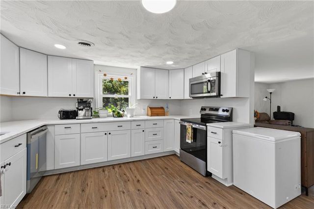 764 Greenway RD, Suffolk, VA 23434