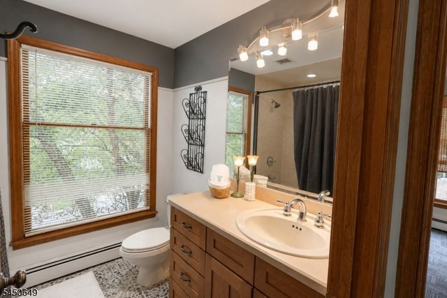 4 Davenport Rd, Rockaway Twp., NJ 07435
