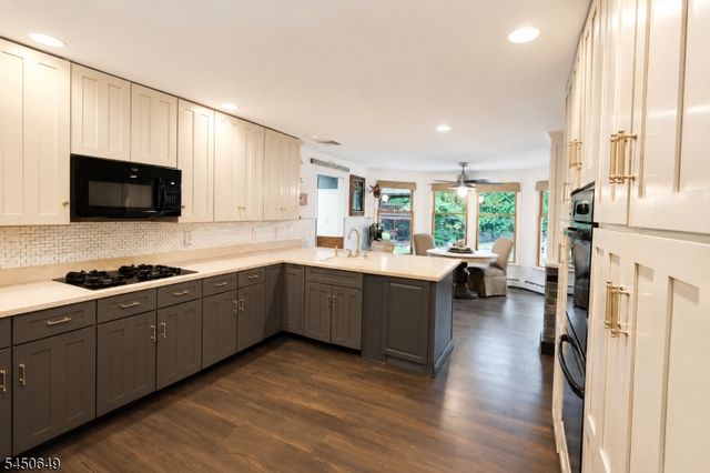 4 Davenport Rd, Rockaway Twp., NJ 07435