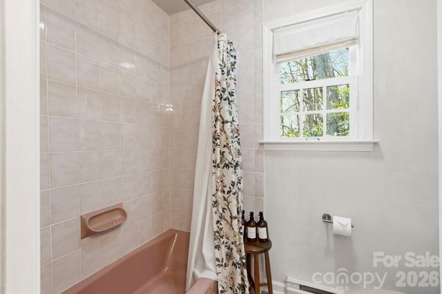 821 Summit Drive, Maggie Valley, NC 28751