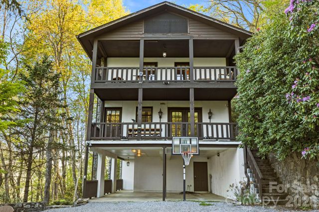 821 Summit Drive, Maggie Valley, NC 28751