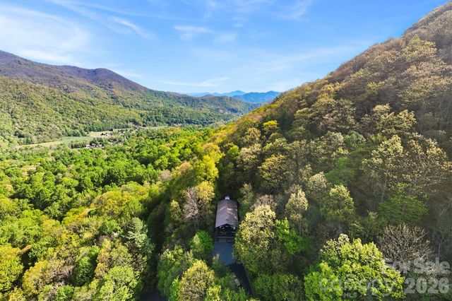 821 Summit Drive, Maggie Valley, NC 28751