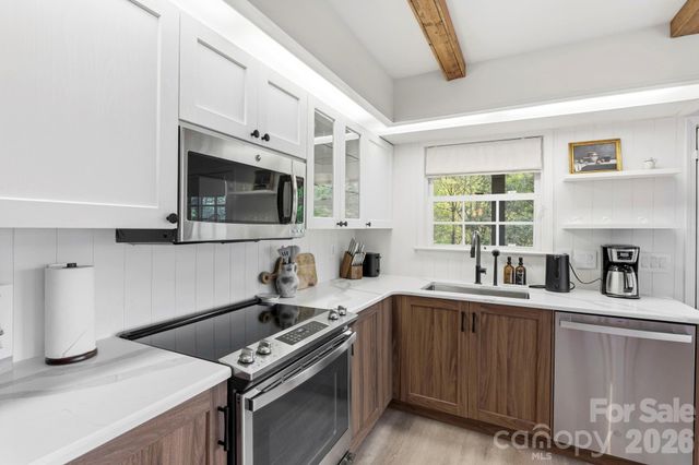 821 Summit Drive, Maggie Valley, NC 28751