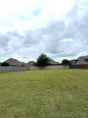 514 N 84th East Place, Broken Arrow, OK 74014