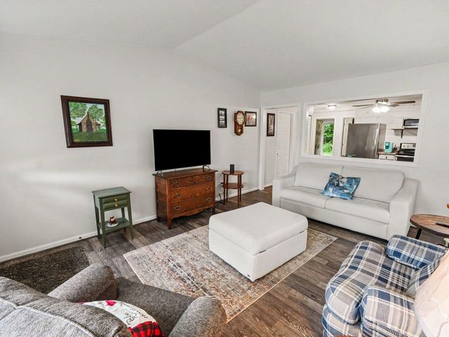 563 Yorkshire Square, Milan, MI 48160
