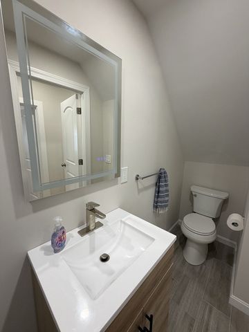 11 Mount Pleasant St 1, Waltham, MA 02452