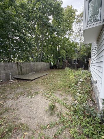 11 Mount Pleasant St 1, Waltham, MA 02452