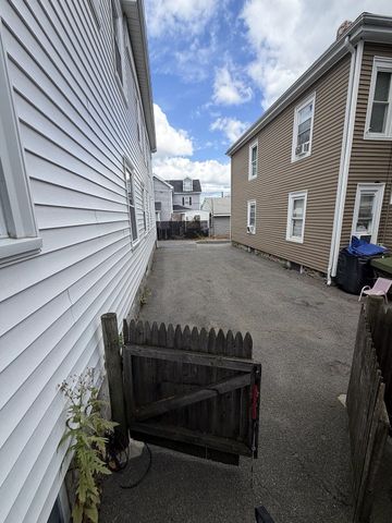 11 Mount Pleasant St 1, Waltham, MA 02452