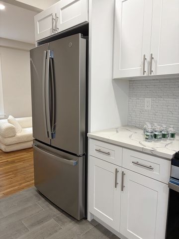 11 Mount Pleasant St 1, Waltham, MA 02452