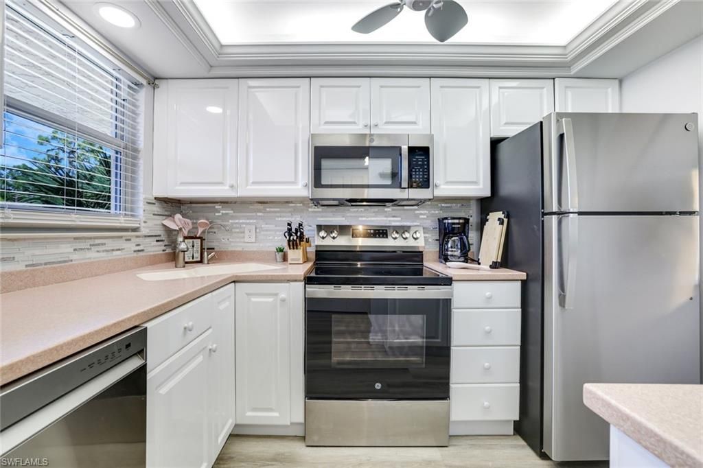 200 Forest Lakes BLVD 204, NAPLES, FL 34105 — exterior