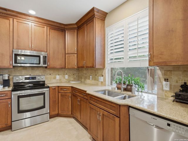 701 Moss Wood, Schertz, TX 78154
