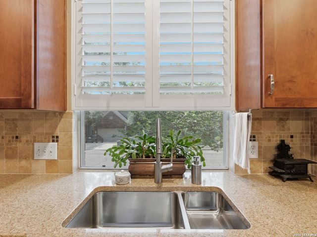 701 Moss Wood, Schertz, TX 78154