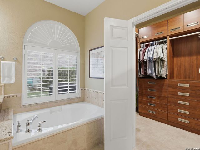 701 Moss Wood, Schertz, TX 78154