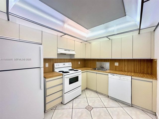 2500 Parkview Dr 1208, Hallandale Beach, FL 33009