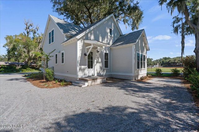 2200 National Street, Beaufort, SC 29902