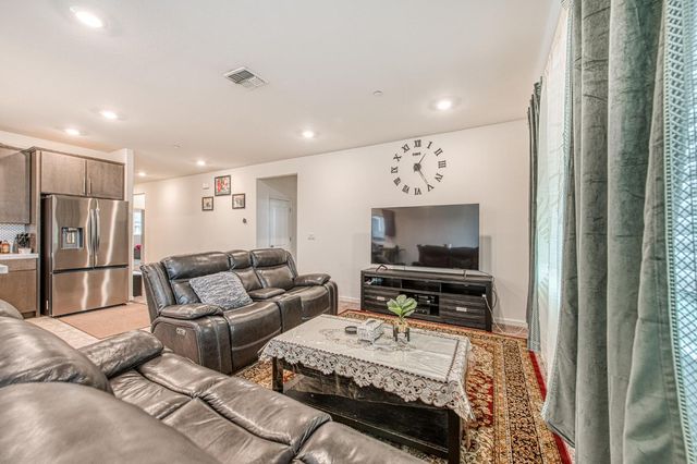 3597 Pacifica Drive, Madera, CA 93637