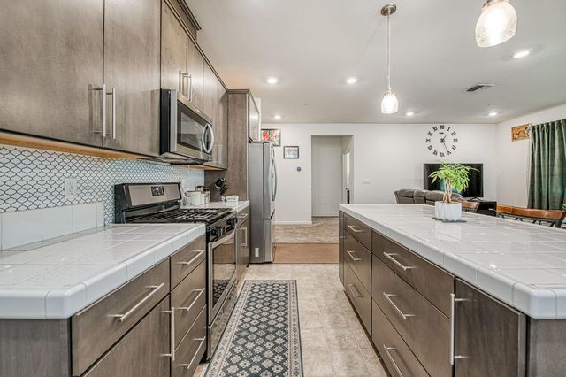 3597 Pacifica Drive, Madera, CA 93637