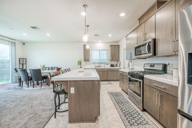 3597 Pacifica Drive, Madera, CA 93637