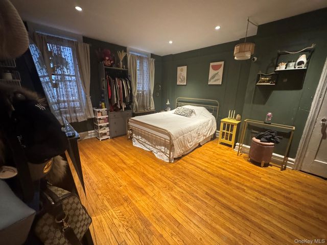 83-19 116th Street 1D, Kew Gardens, NY 11415