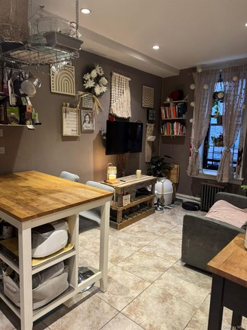 83-19 116th Street 1D, Kew Gardens, NY 11415