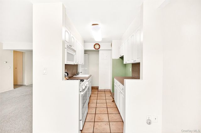 80 E Hartsdale Avenue 418, Hartsdale, NY 10530