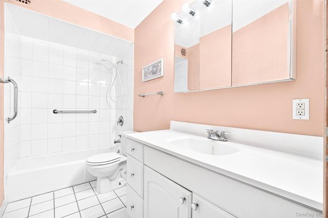 80 E Hartsdale Avenue 418, Hartsdale, NY 10530