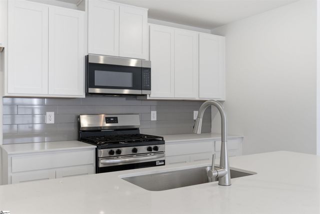 309 Meadow Gate Court, Fountain Inn, SC 29644