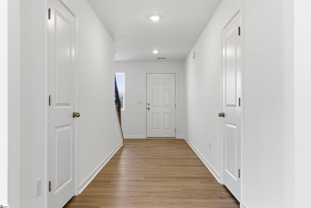 309 Meadow Gate Court, Fountain Inn, SC 29644