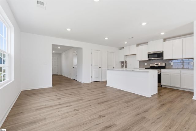 309 Meadow Gate Court, Fountain Inn, SC 29644