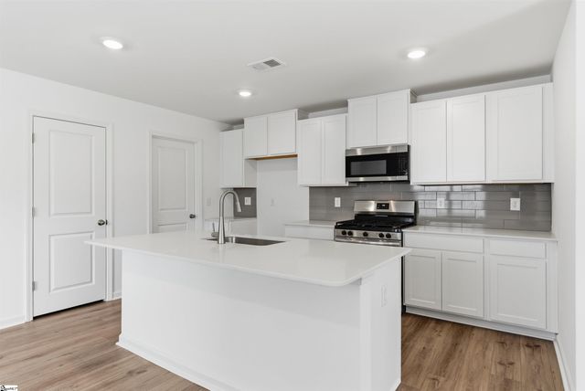 309 Meadow Gate Court, Fountain Inn, SC 29644