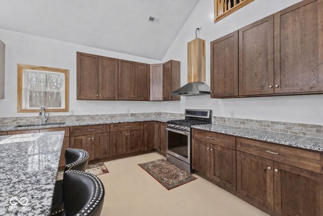 6426 State Rd 142, Martinsville, IN 46151