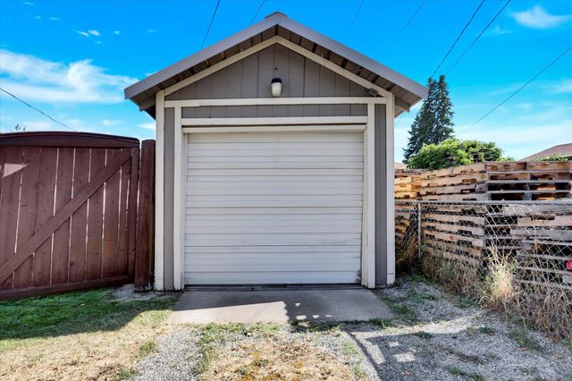 911 E EVERETT St, Spokane, WA 99207