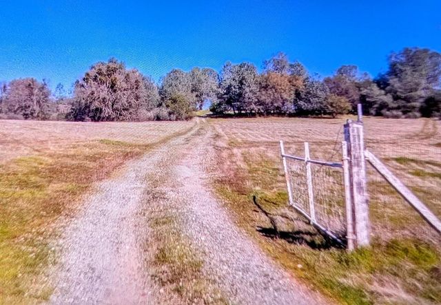 618 Covey Ln, Valley Springs, CA 95252