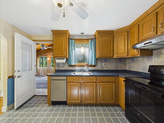 121 Prospect St, Canton, MA 02021