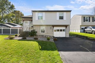 3675 Chainmaker, Clay, NY 13027