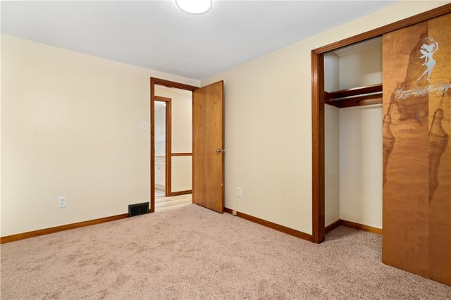 707 Clark Ave, Jeannette, PA 15644