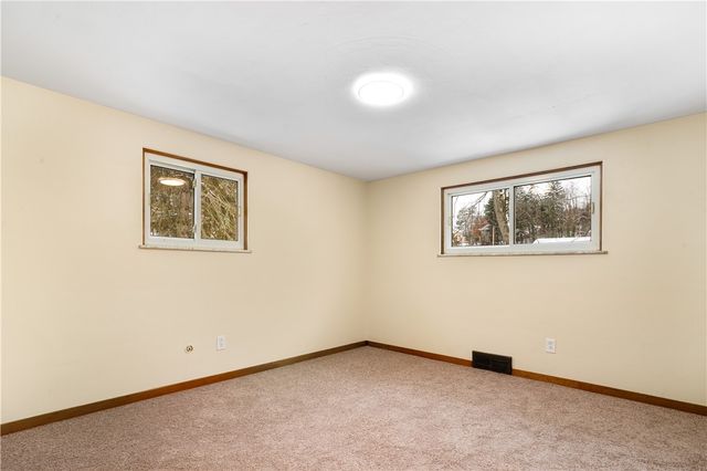 707 Clark Ave, Jeannette, PA 15644