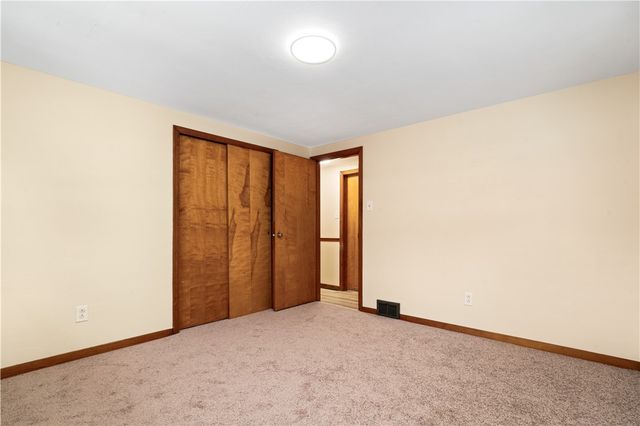 707 Clark Ave, Jeannette, PA 15644