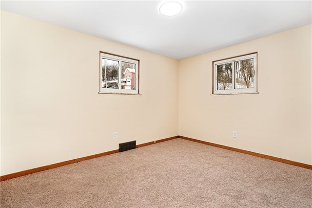 707 Clark Ave, Jeannette, PA 15644