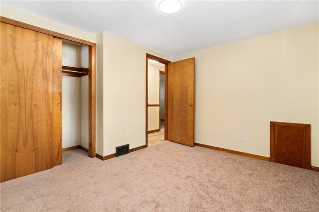 707 Clark Ave, Jeannette, PA 15644