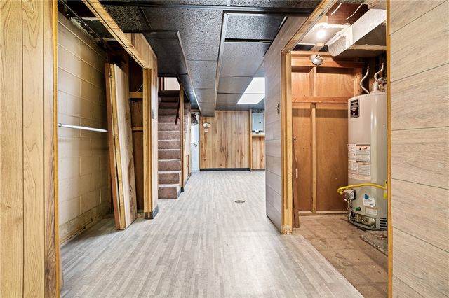 707 Clark Ave, Jeannette, PA 15644