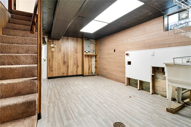 707 Clark Ave, Jeannette, PA 15644