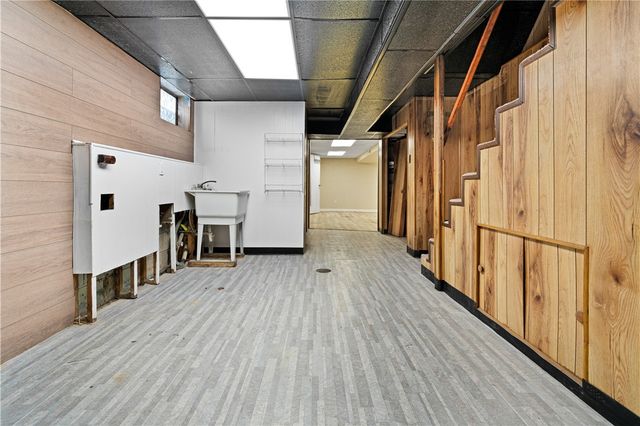 707 Clark Ave, Jeannette, PA 15644