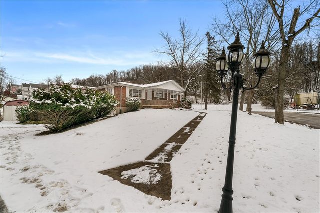 707 Clark Ave, Jeannette, PA 15644