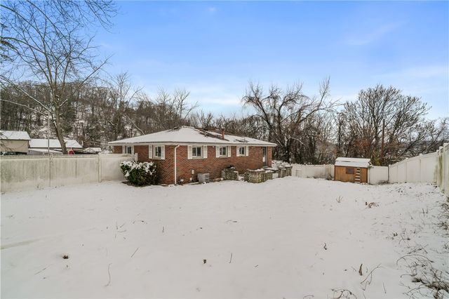 707 Clark Ave, Jeannette, PA 15644