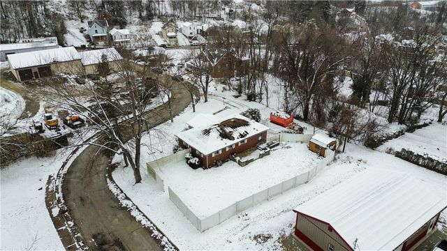 707 Clark Ave, Jeannette, PA 15644