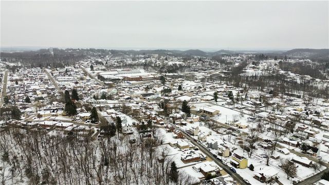 707 Clark Ave, Jeannette, PA 15644