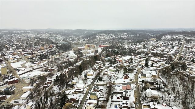 707 Clark Ave, Jeannette, PA 15644