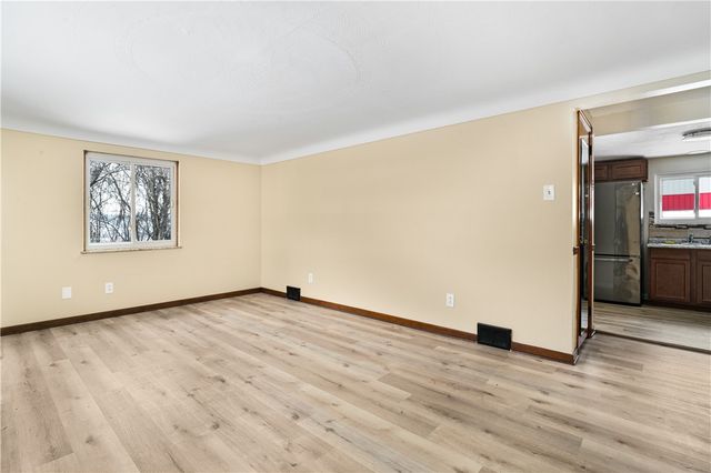 707 Clark Ave, Jeannette, PA 15644