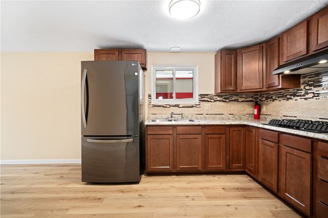 707 Clark Ave, Jeannette, PA 15644